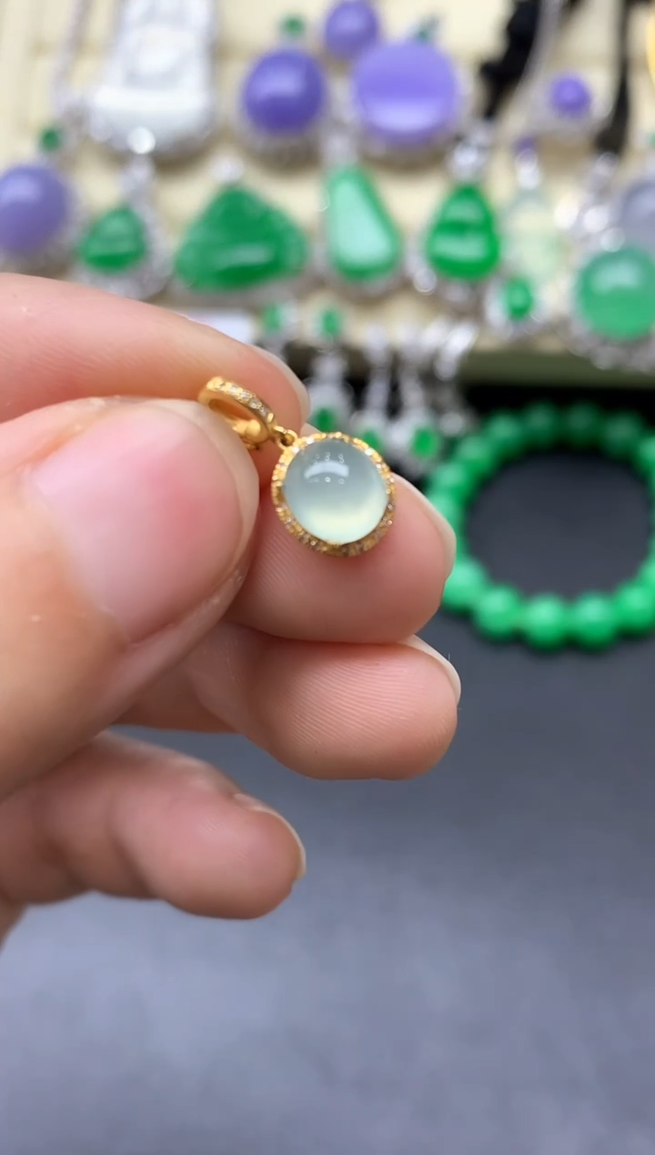 颈饰18K金镶嵌翡翠368中国好珍宝