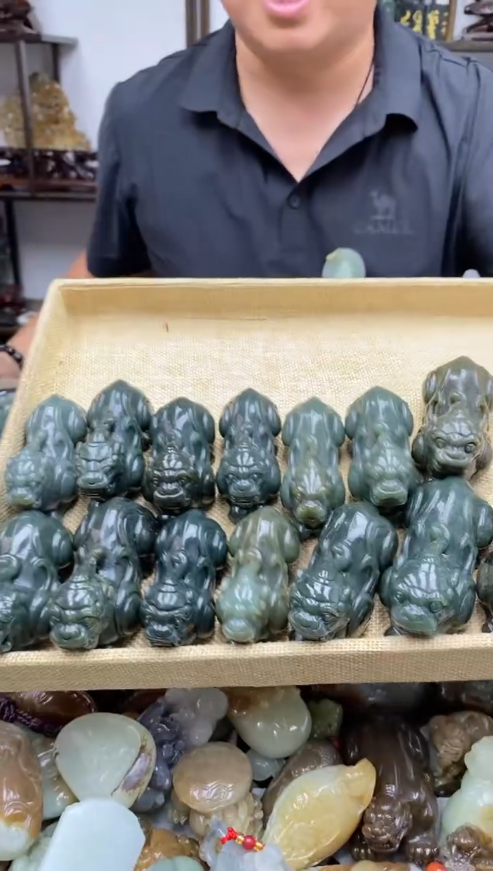 和田玉未镶嵌把件拍一发一，多样性发货