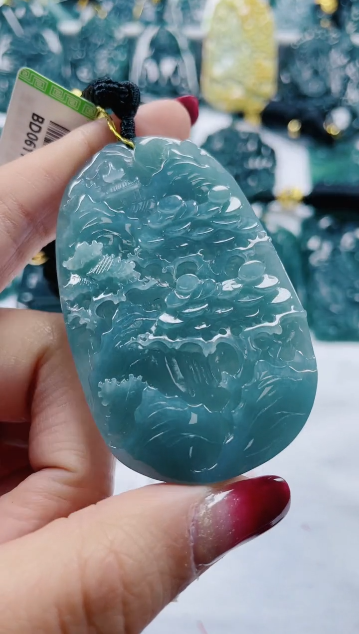 【闪购商品】翡翠颈饰未镶嵌          