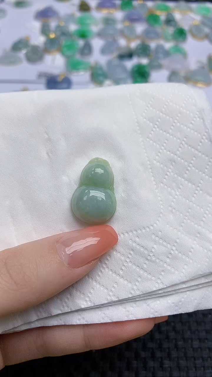 【闪购商品】翡翠颈饰未镶嵌天然翡翠A货