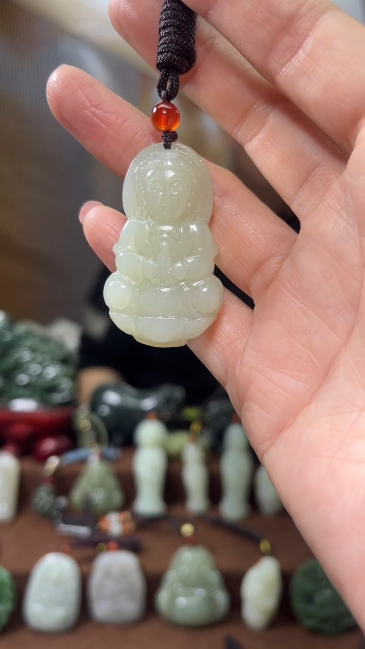 颈饰未镶嵌和田玉`