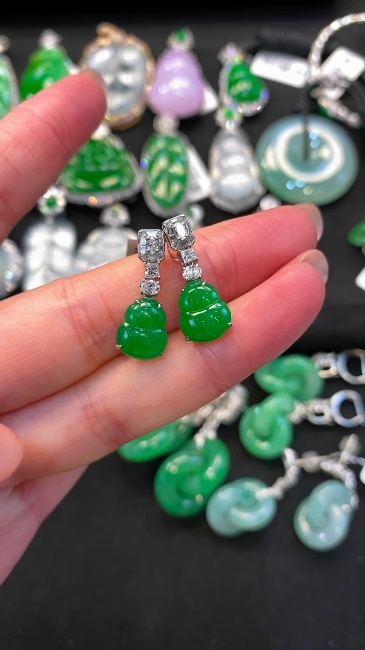 【闪购商品】翡翠吊坠(不含链)18K金镶嵌葫芦耳钉