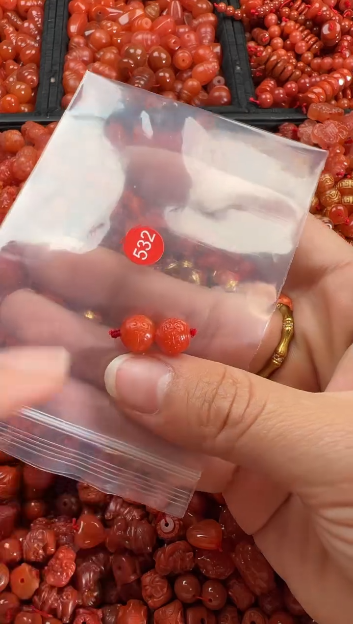 【闪购商品】南红玛瑙颈饰未镶嵌1