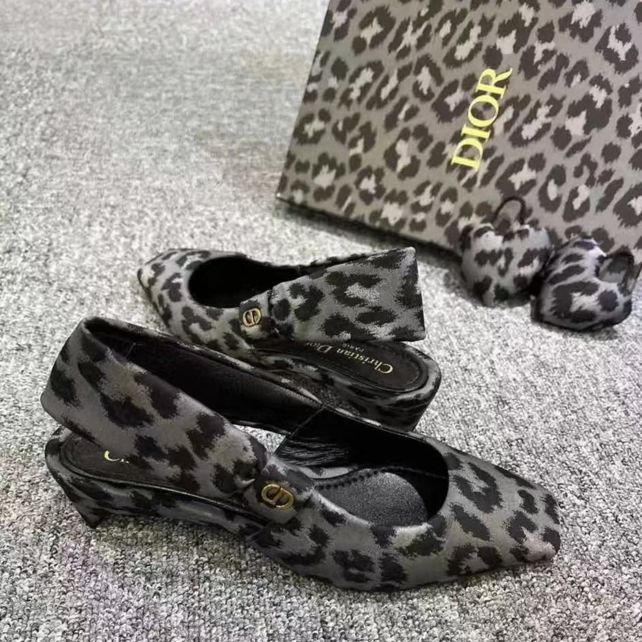 99新 DIOR/迪奥 迪奥灰色豹纹瓢鞋36.5