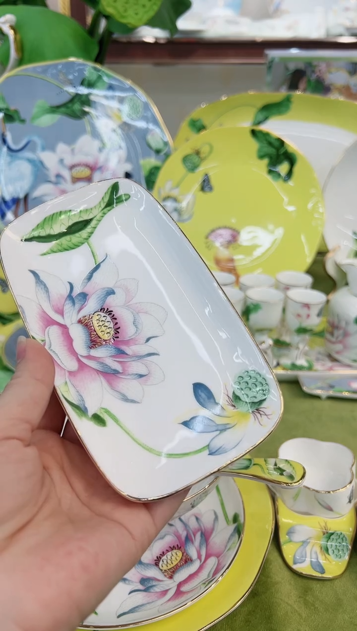 【闪购商品】骨瓷6英寸长方盘