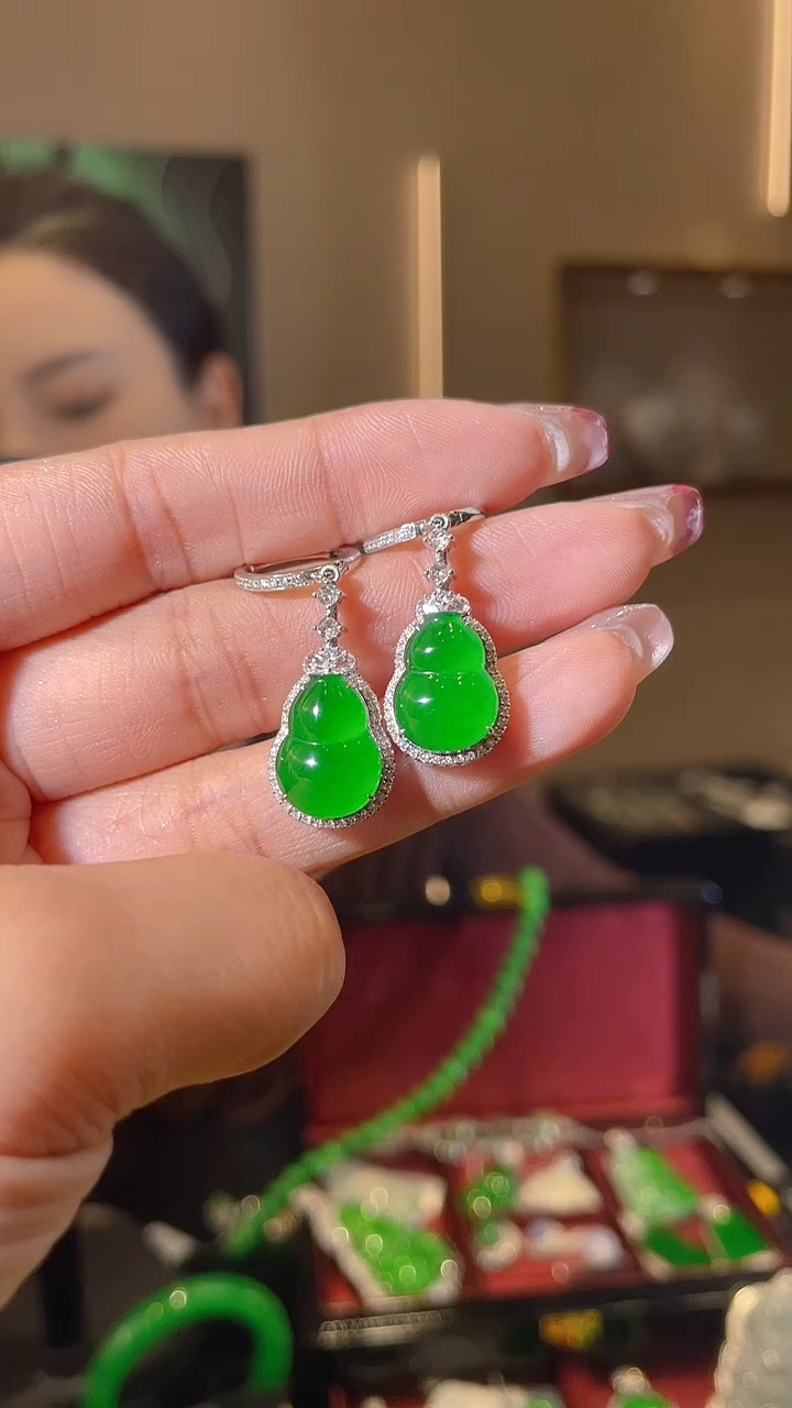 【闪购商品】翡翠耳饰18K金镶嵌天然翡翠A货