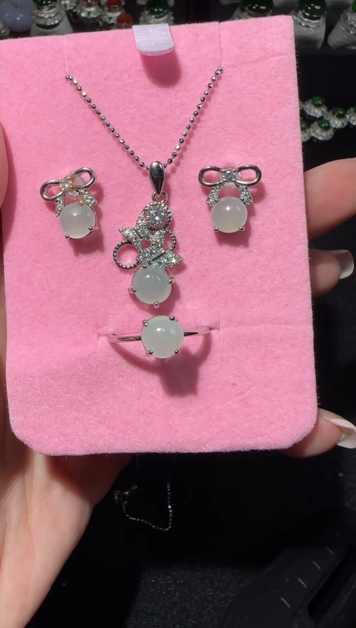 【闪购商品】翡翠套链未镶嵌2627多样性发货拍一发三