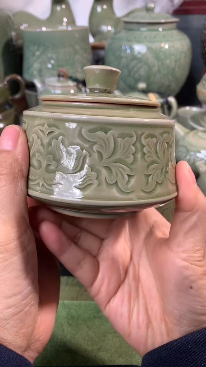 现代耀州窑微瑕釉色深牡丹汉阙茶叶罐一只