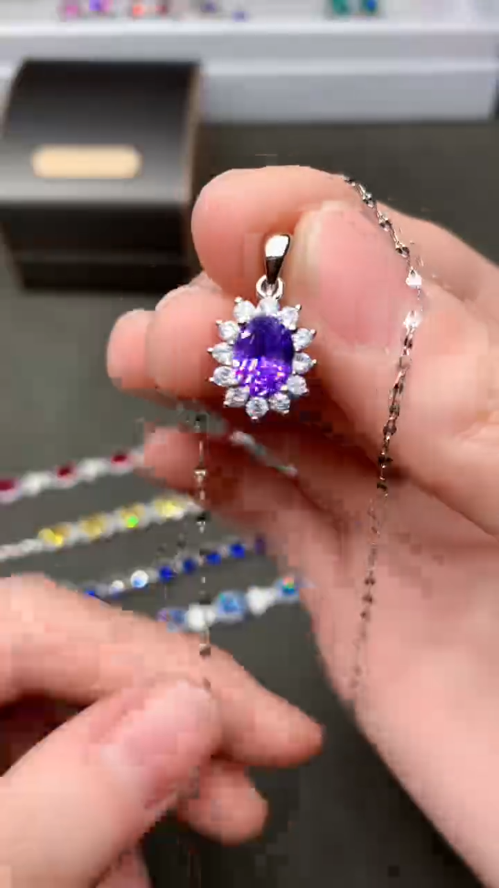 【闪购商品】彩色蓝宝石颈饰银S925镶嵌.......