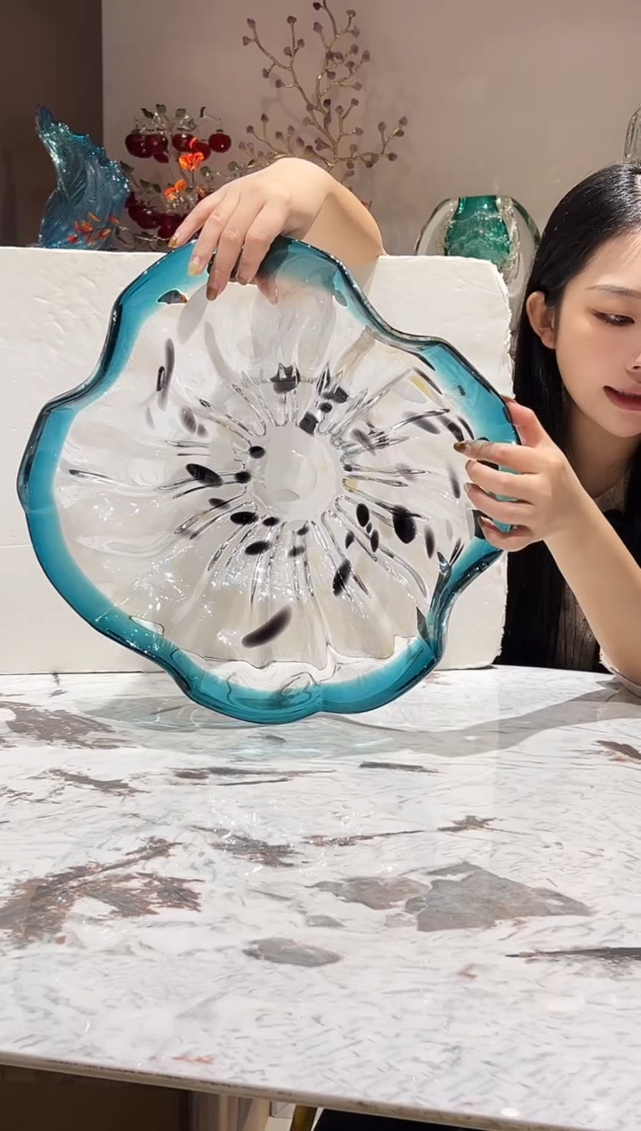 蓝色荷叶琉璃小果盘