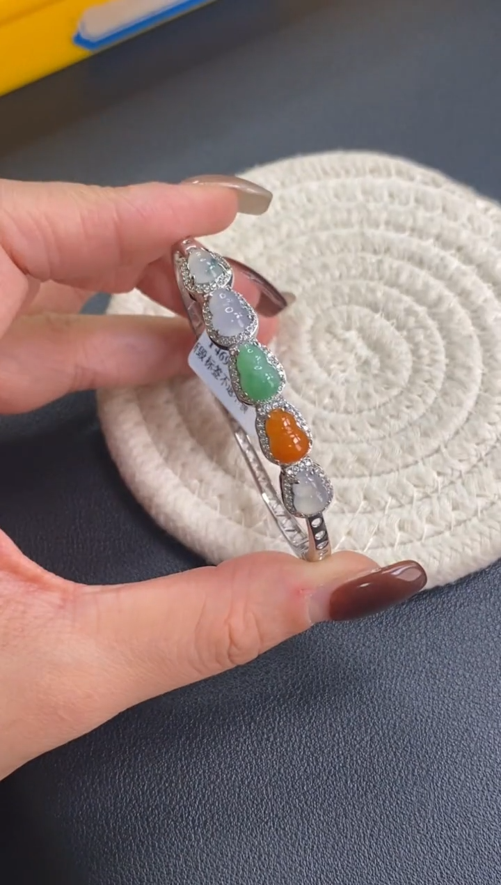 颈饰银S925镶嵌翡翠净货16638