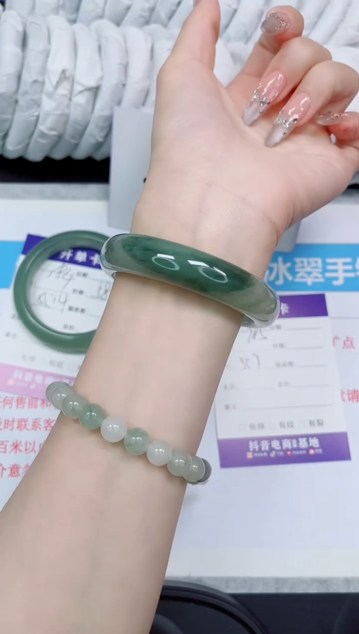 石英岩玉手镯未镶嵌385/56