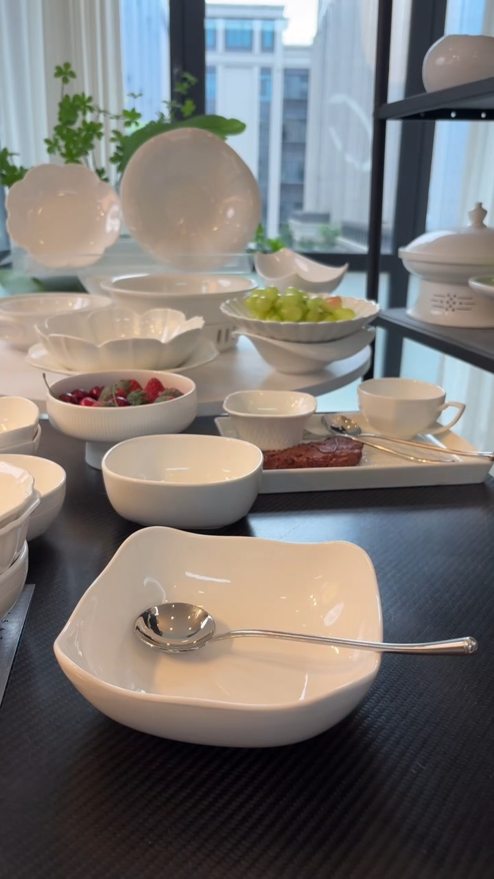 白瓷6.5寸元宝碗大碗瓷碗