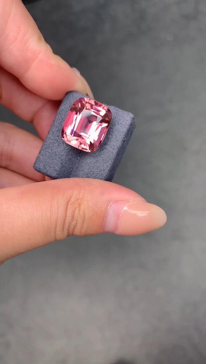 【闪购商品】碧玺裸石未镶嵌13.6ct粉碧玺