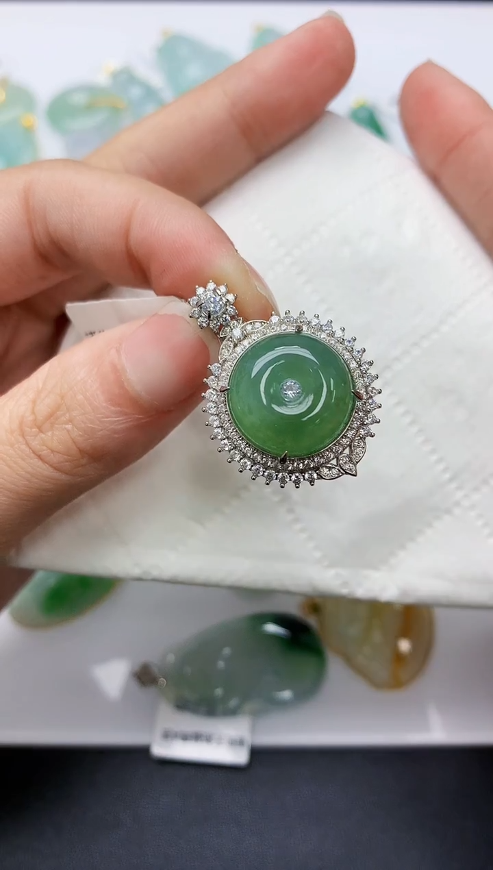 颈饰银S925镶嵌翡翠天然A货