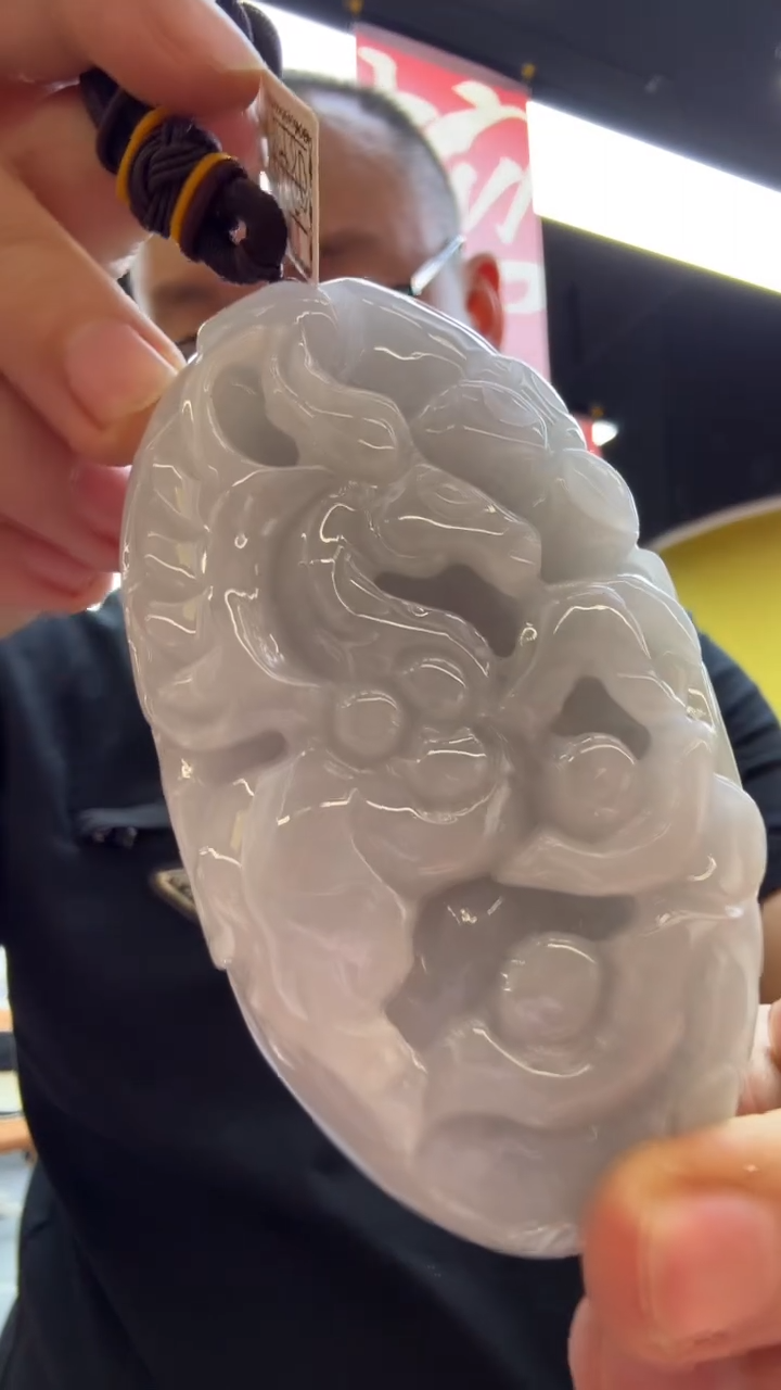 【闪购商品】翡翠挂件未镶嵌多样性特色雕大手把件一件