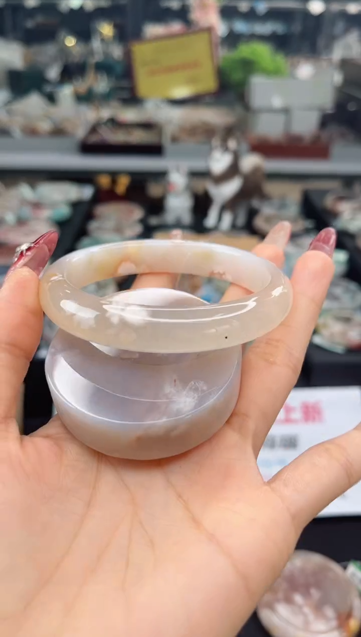 【闪购商品】石英质玉手镯未镶嵌63圈口（赠品镯心）109530
