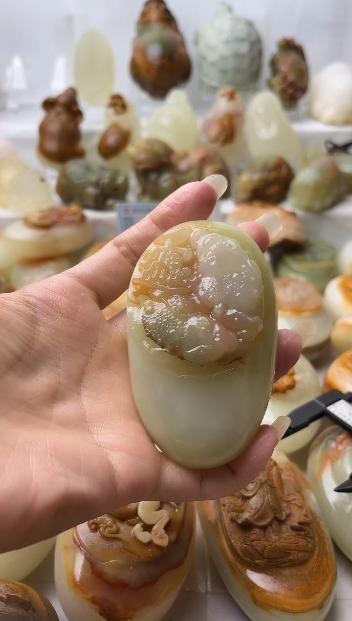 石材方解石手把摆件不退换金蟾