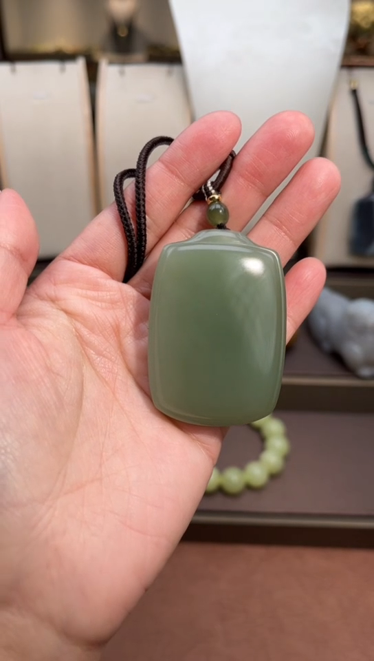 颈饰未镶嵌和田玉苏