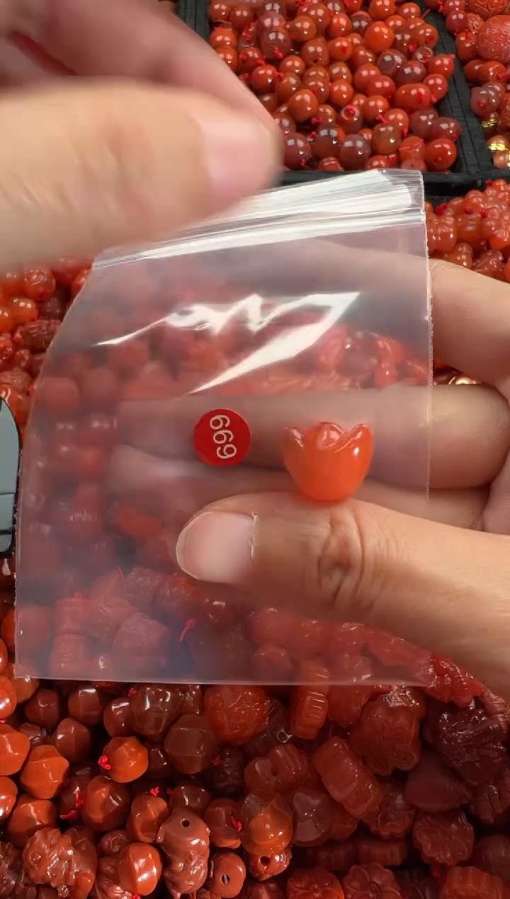 【闪购商品】南红玛瑙颈饰未镶嵌1