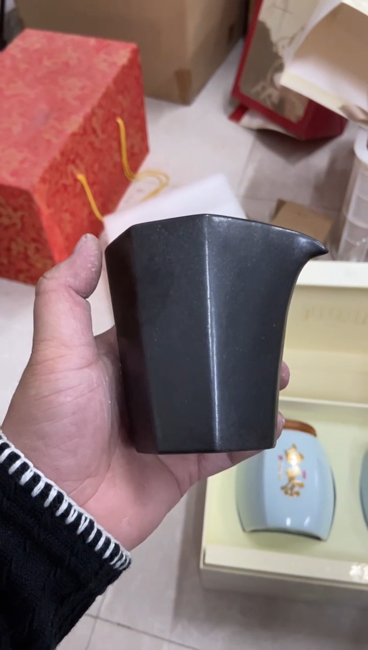 杯子瓷无运费险不带礼盒略有瑕疵有点脏介意勿拍