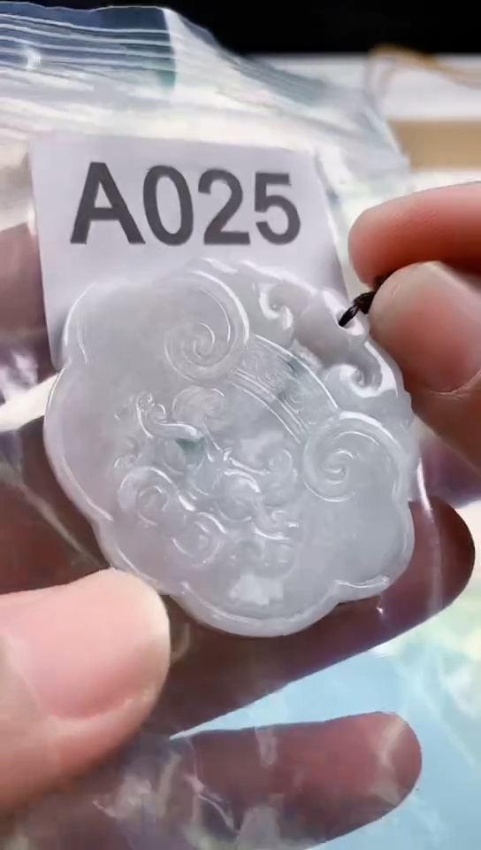 【闪购商品】翡翠颈饰未镶嵌天然翡翠吊坠挂件