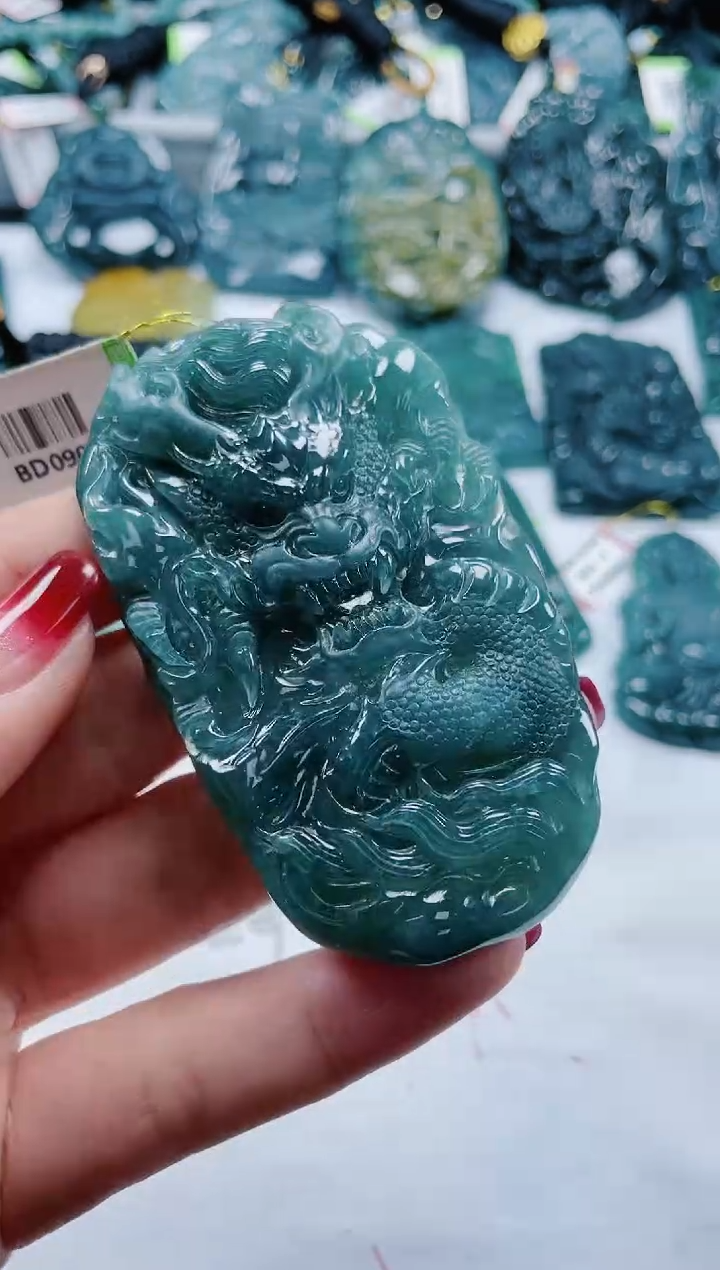 【闪购商品】翡翠颈饰未镶嵌