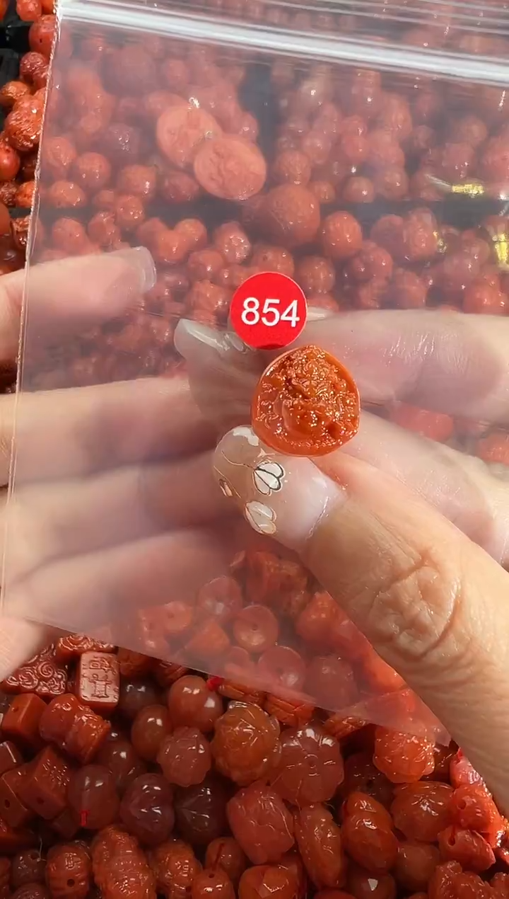 颈饰未镶嵌南红玛瑙1