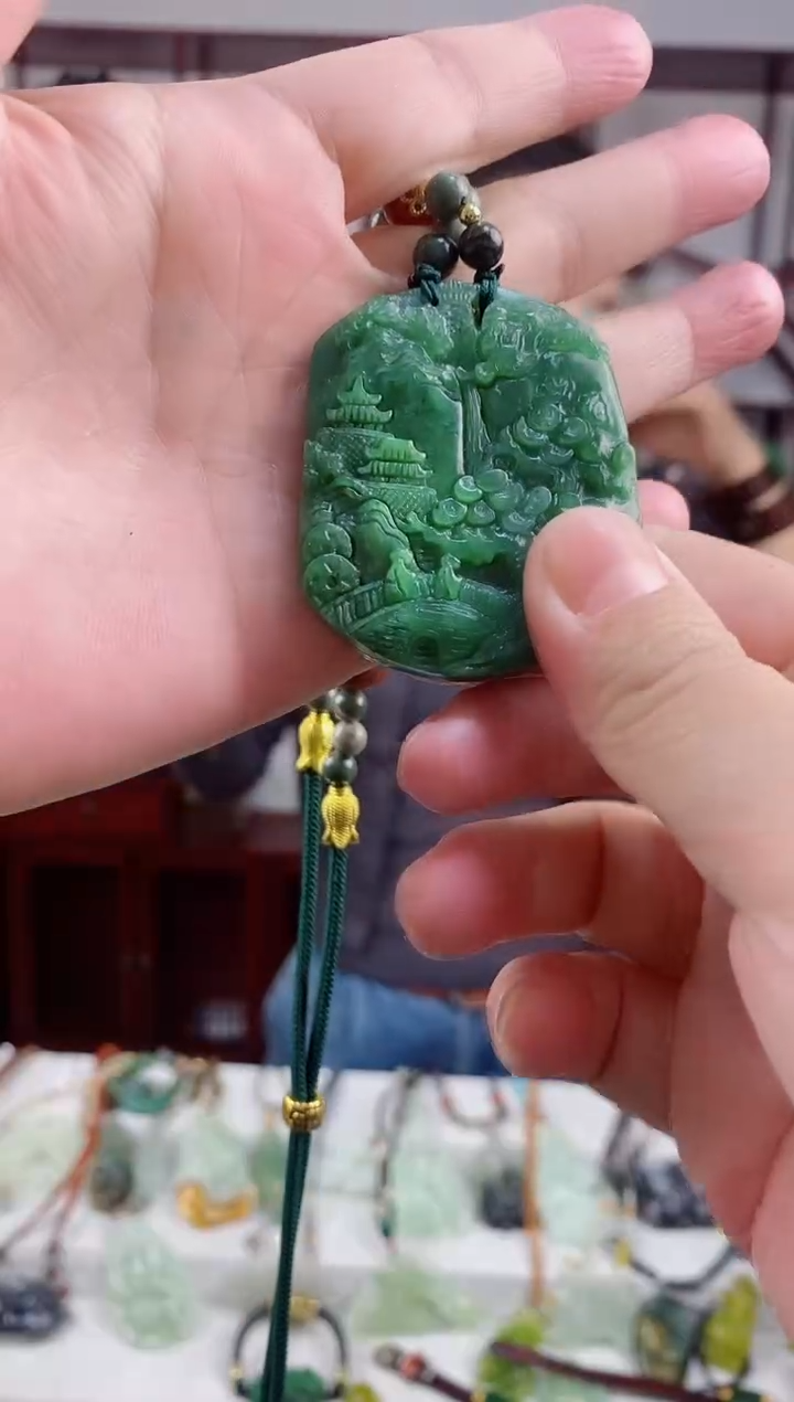 颈饰未镶嵌和田玉1