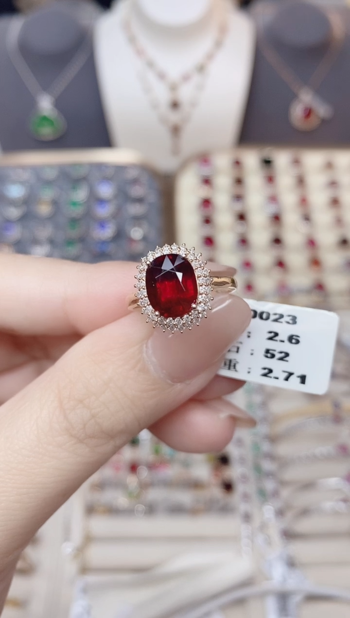 18K金镶嵌碧玺戒指碧玺2.6CT