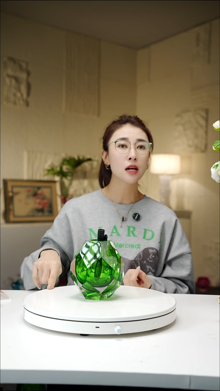 手工艺品琉璃祖母绿切面香薰瓶