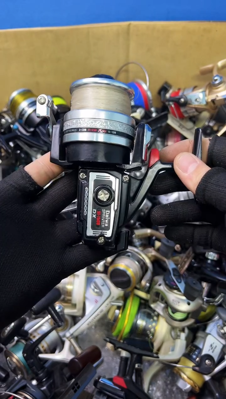 皇****诊微瑕钓鱼轮，直播间讲解为准，看清楚再拍，如有拆卸不退换