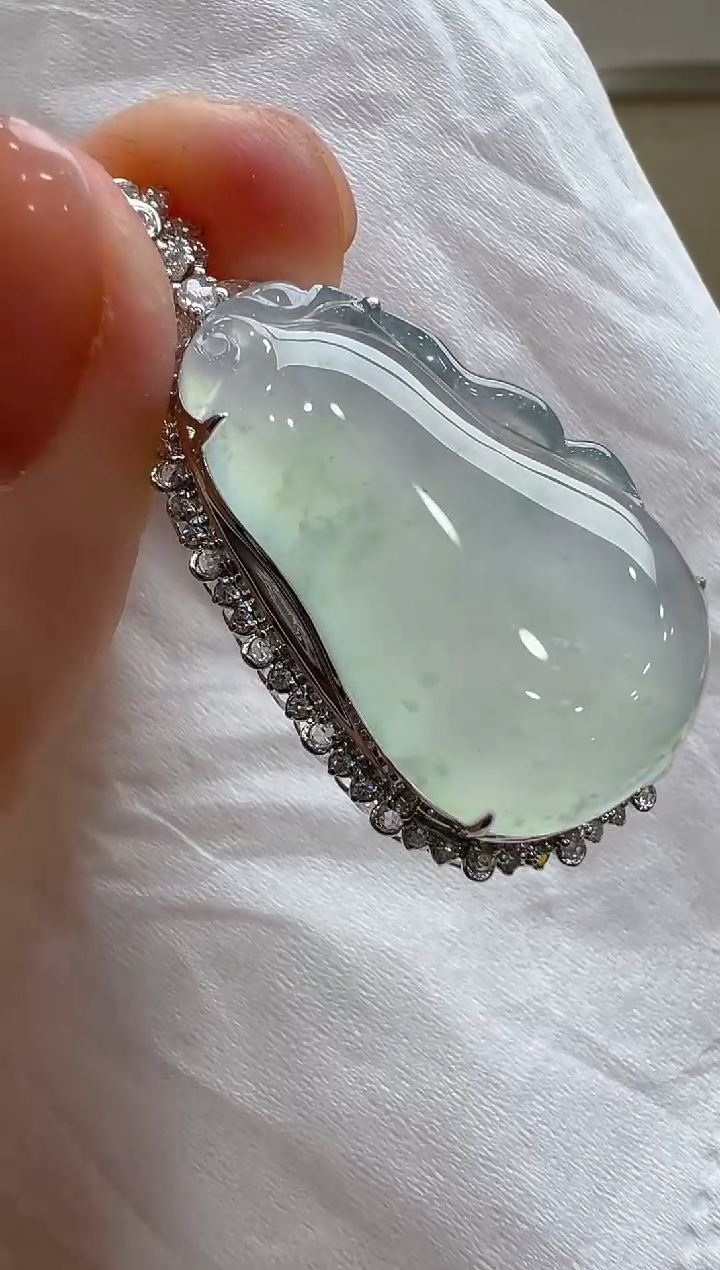 【闪购商品】翡翠吊坠(不含链)18K金镶嵌多样性发货拍一发一