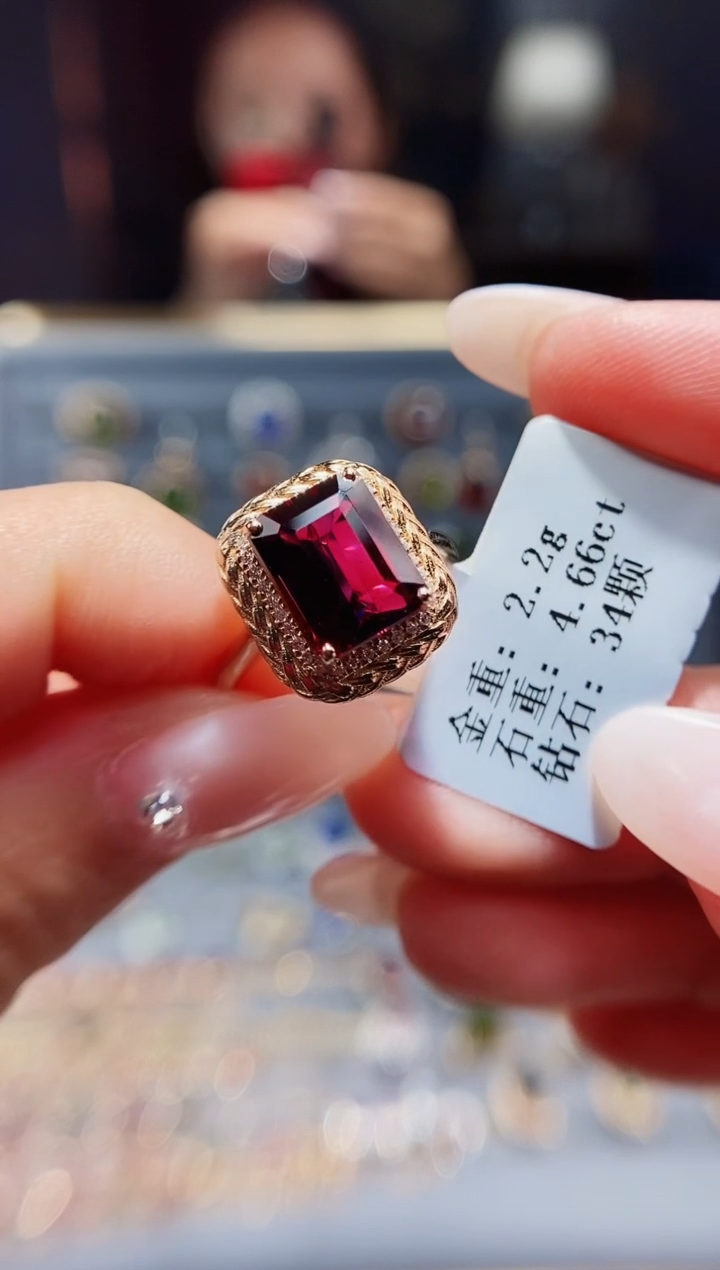 【闪购商品】石榴石戒指18K金镶嵌4.66.