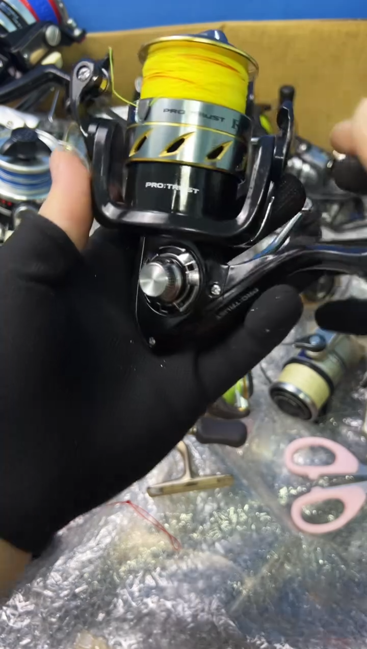 P****标微瑕钓鱼轮，直播间讲解为准，看清楚再拍，如有拆卸不退换