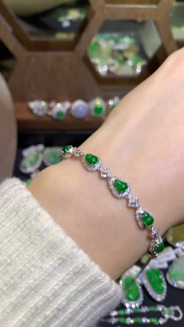 【闪购商品】翡翠吊坠(不含链)18K金镶嵌手链