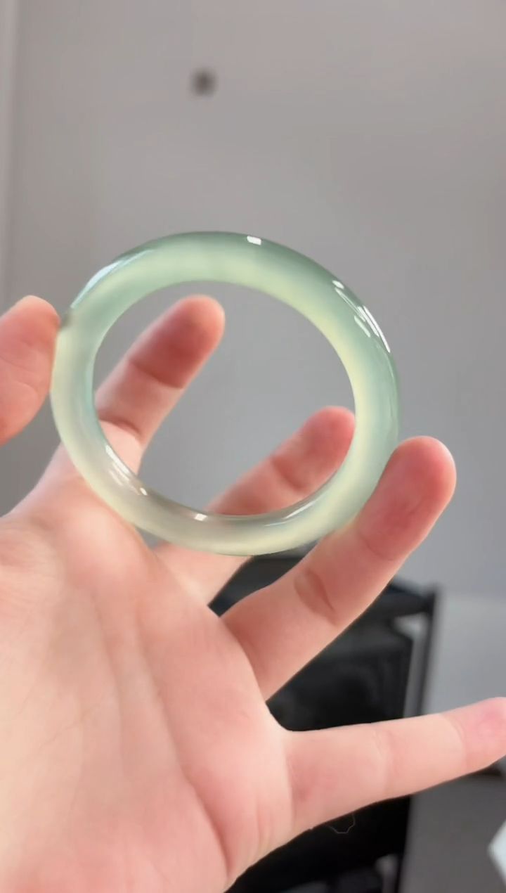 玛瑙/玉髓手镯未镶嵌54圈