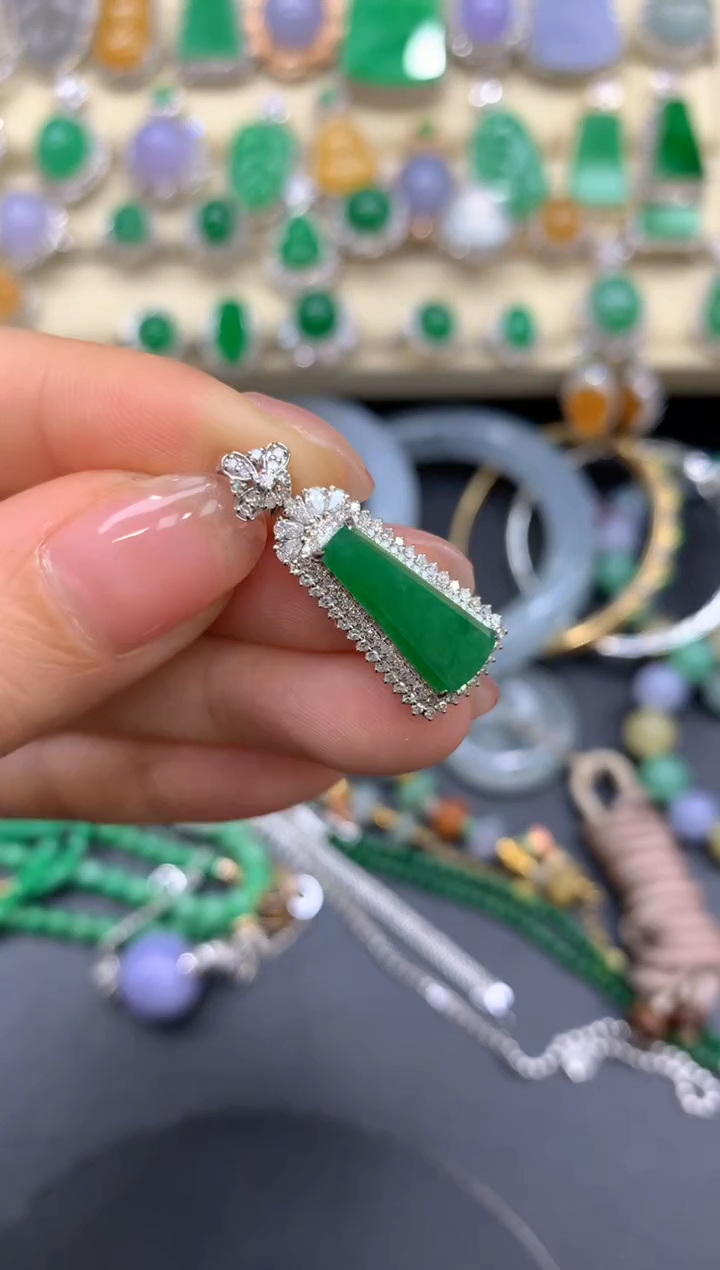 【闪购商品】翡翠颈饰18K金镶嵌220-中国好珍宝