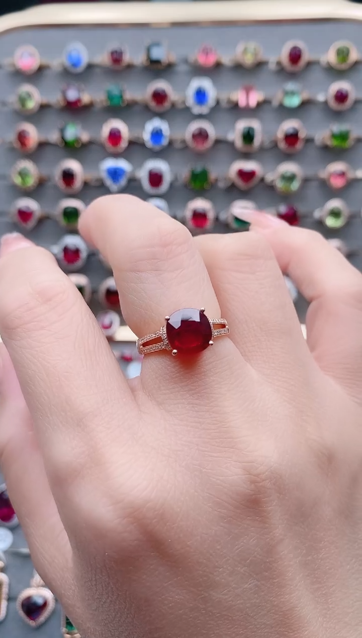 18K金镶嵌戒指碧玺2.66克拉