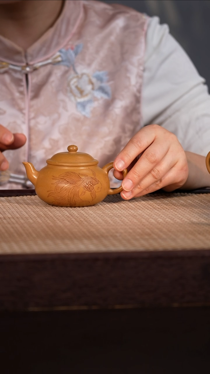 茶壶紫砂黄金段 130cc