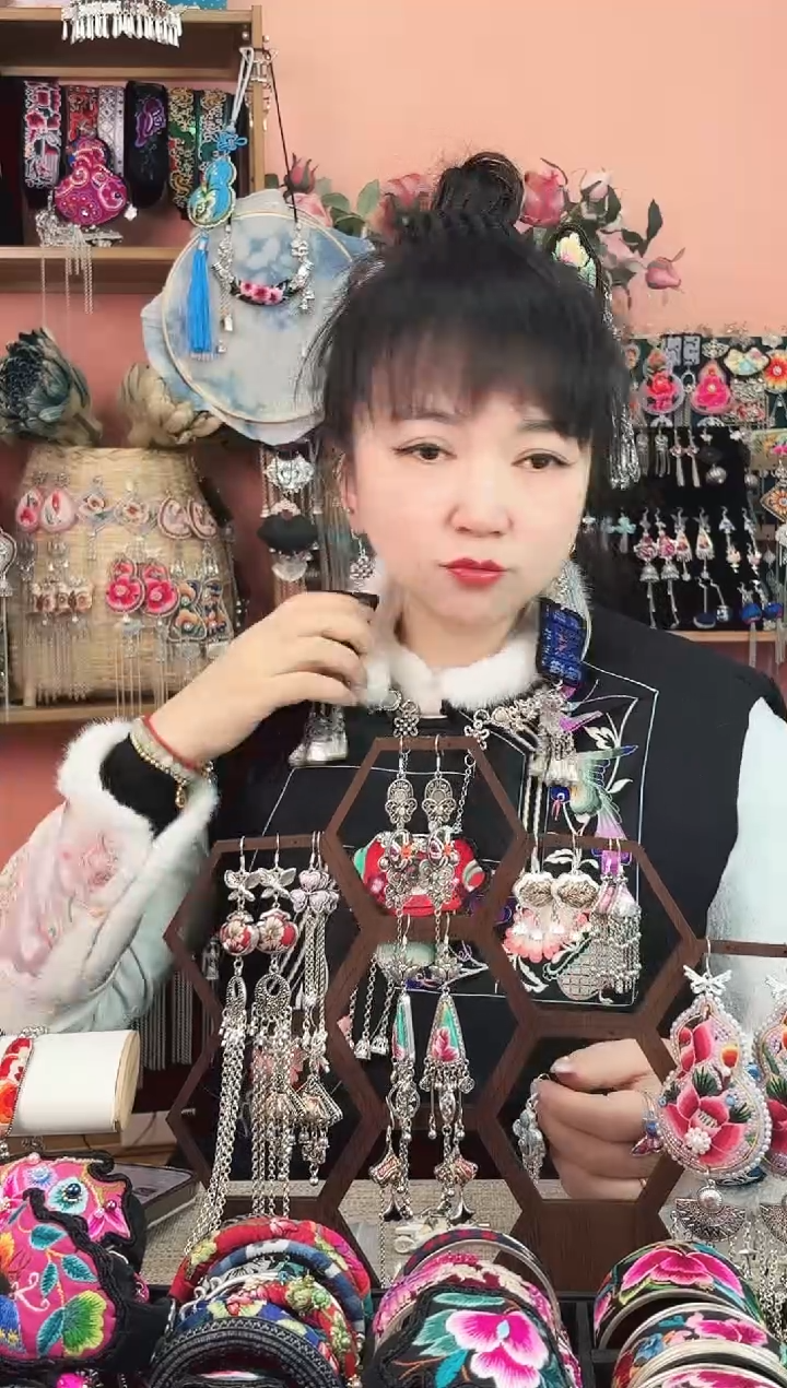 艺枝独绣手工饰品       银链子