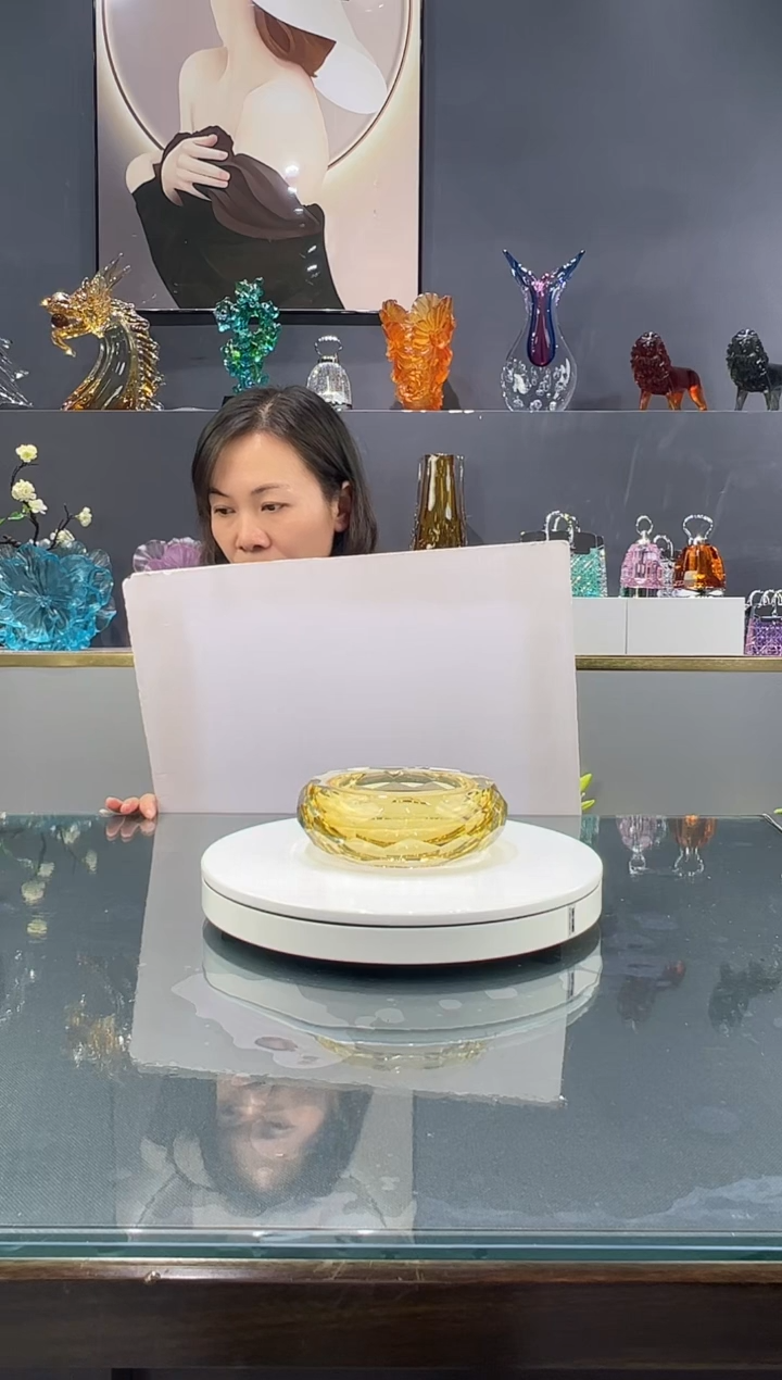 琉璃北****）    水晶琉璃烟灰缸1个