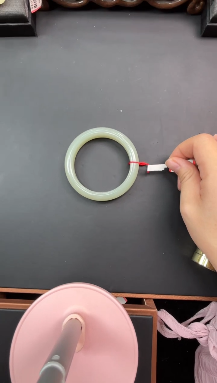 【闪购商品】和田玉手镯未镶嵌且末微色差近矿60