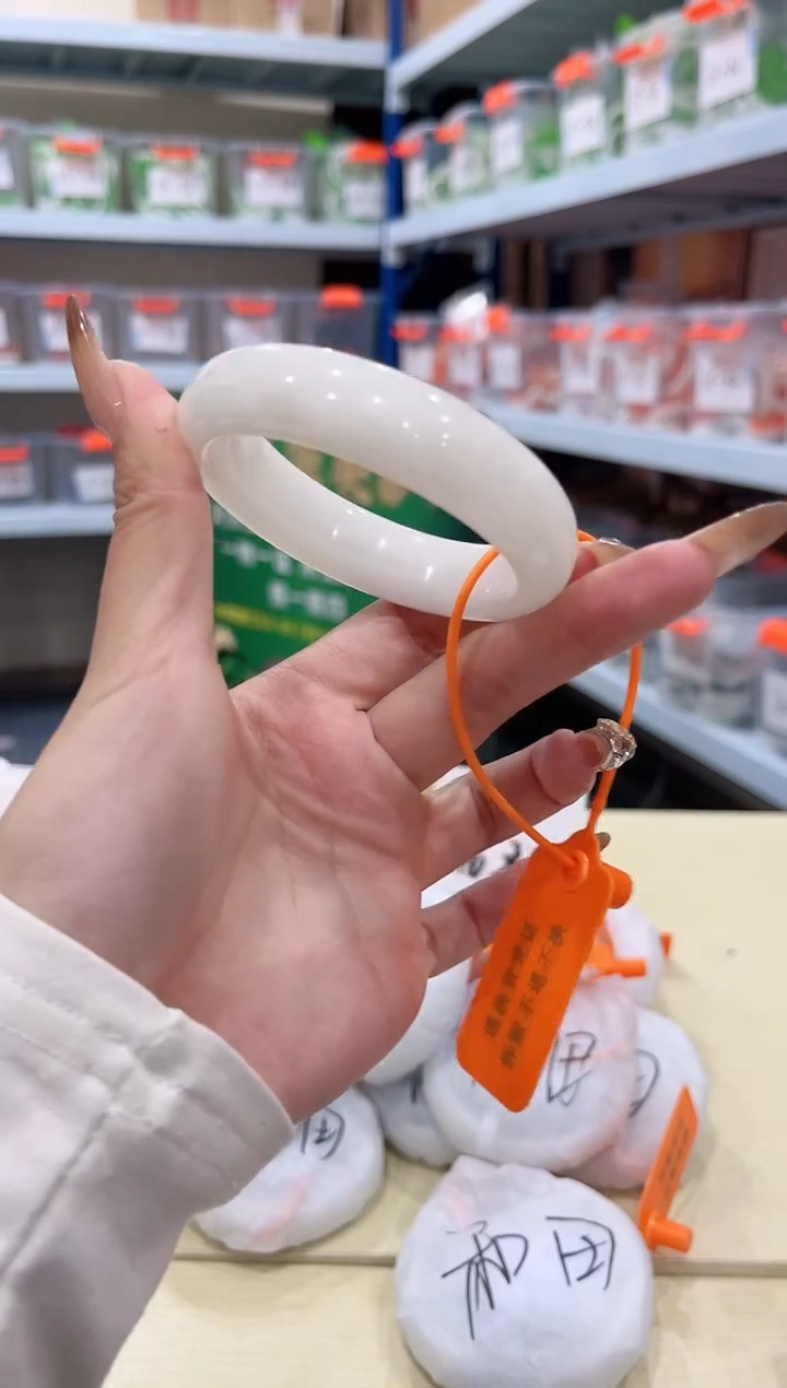 未镶嵌手镯和田玉12.13/01/55-56