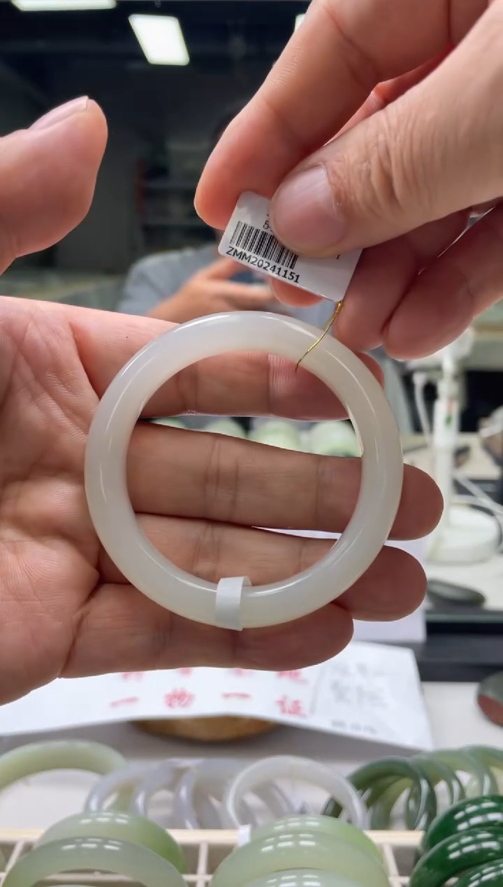 【闪购商品】和田玉手镯未镶嵌编码1151 圈口51-52