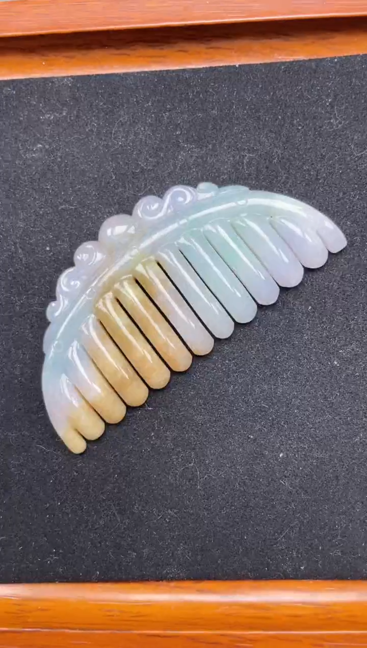 【闪购商品】翡翠摆件未镶嵌梳子