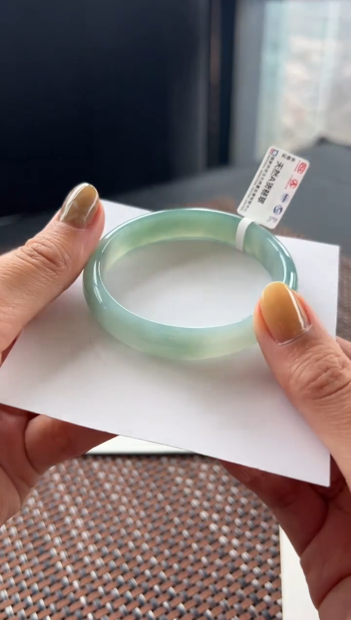 【闪购商品】翡翠手镯未镶嵌52号55.4*49.7*11.8*57