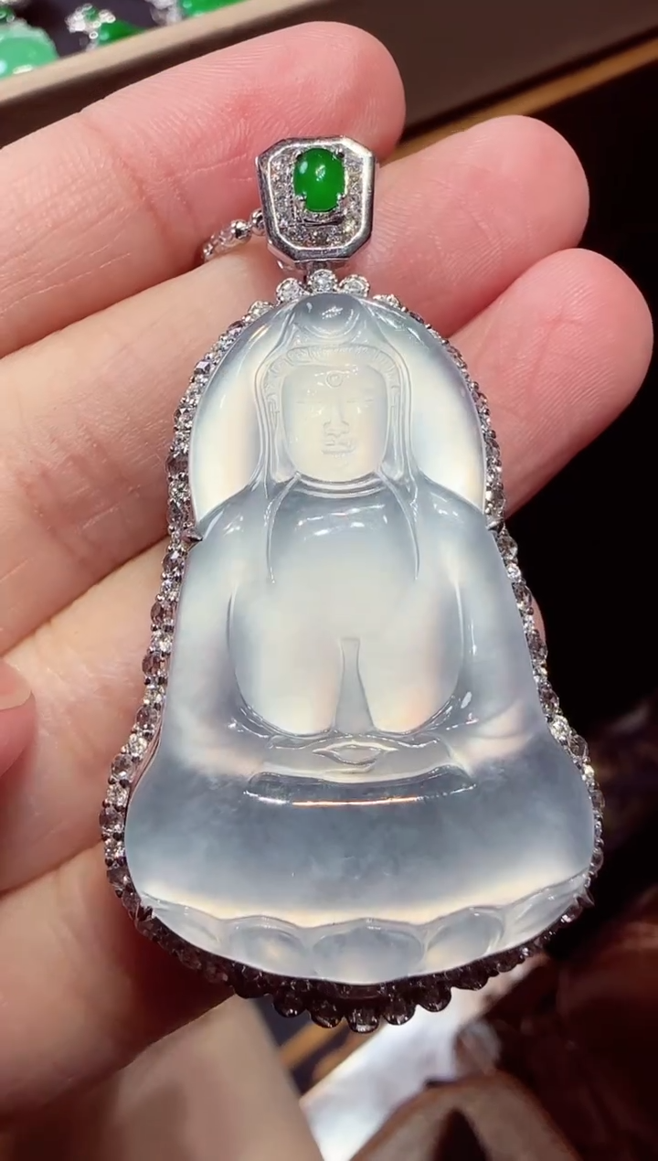 【闪购商品】翡翠吊坠(不含链)18K金镶嵌观音