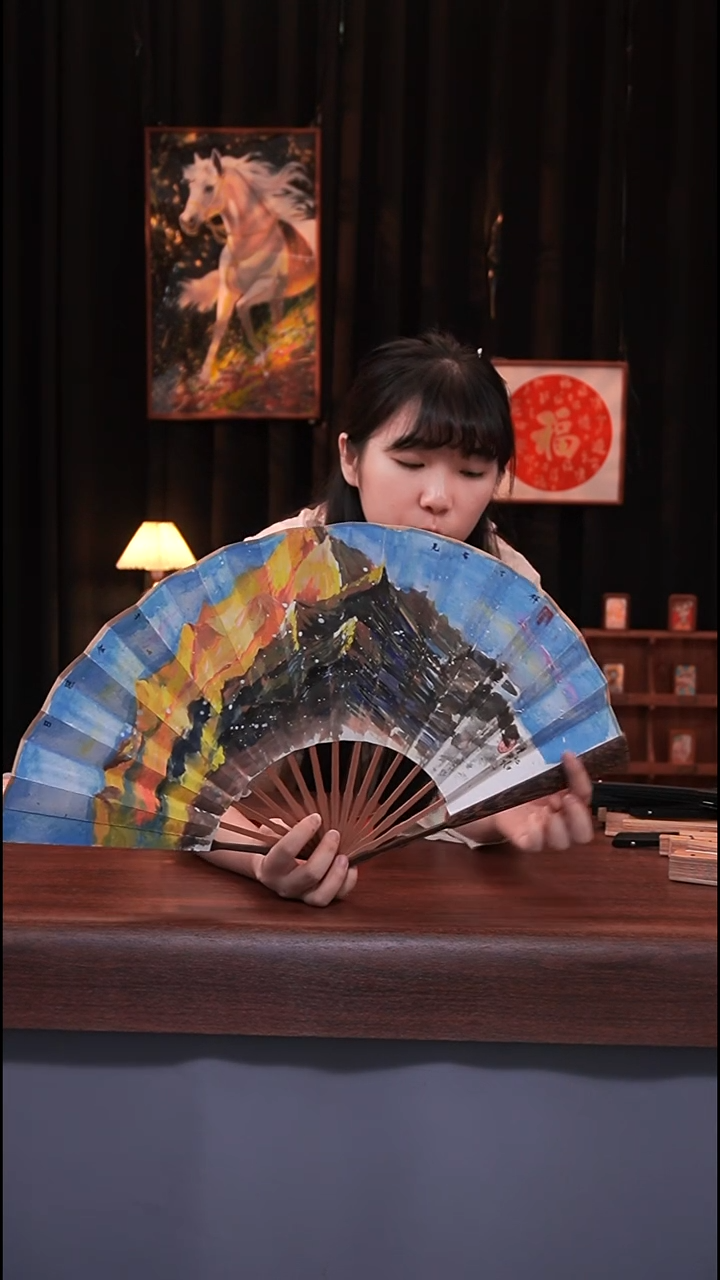 国画581-10寸 黑鸡翅木扇 手写-无包装-金山