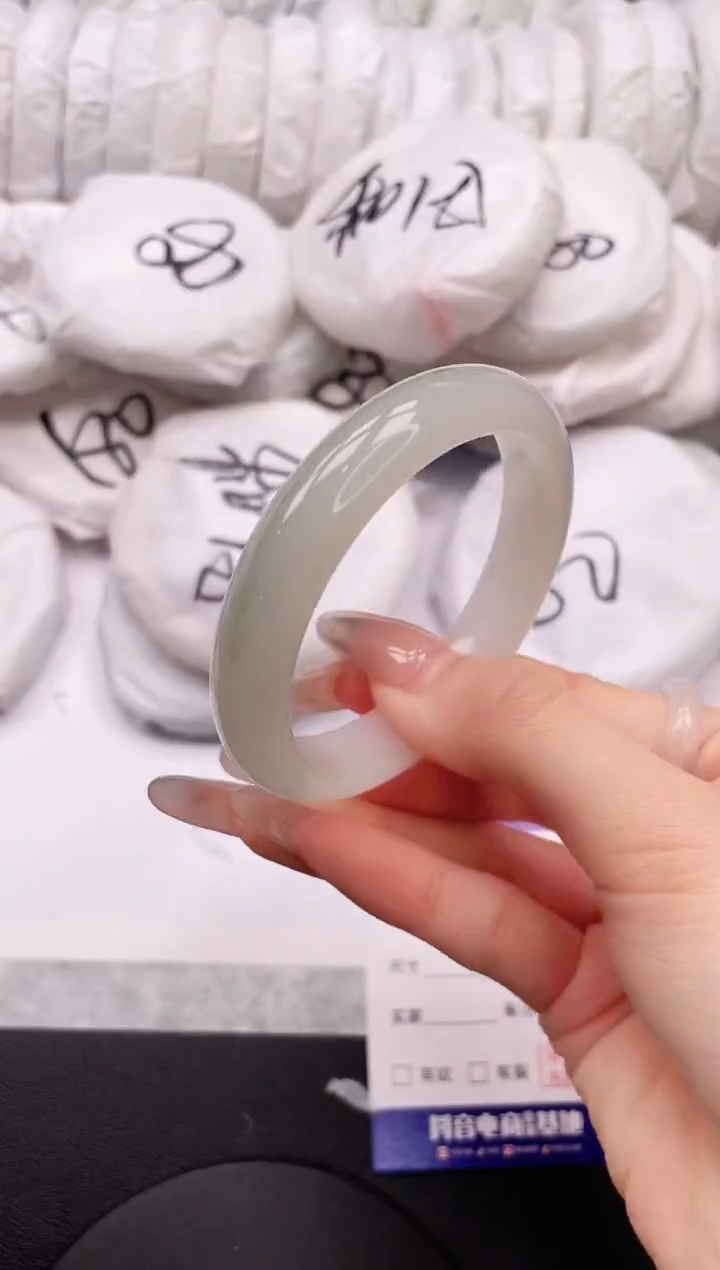 【闪购商品】石英质玉手镯未镶嵌1K51-54